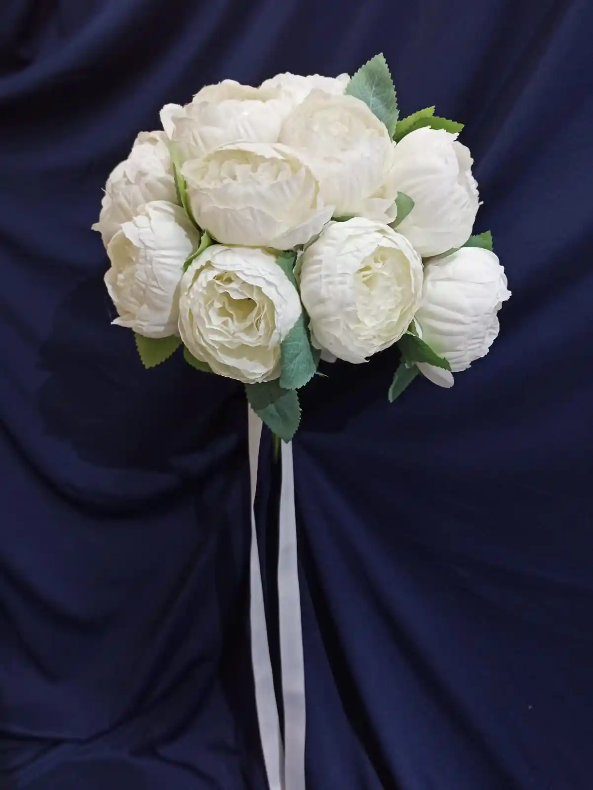 Gri Kurdeleli Beyaz Gül