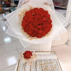 Kırmızı Gül İsteme Çiçeği