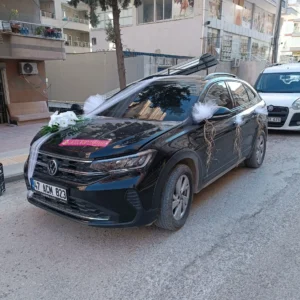 Beyaz Asalet Araba Süslemesi