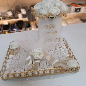 Beyaz Güllerle İsteme Çiçeği