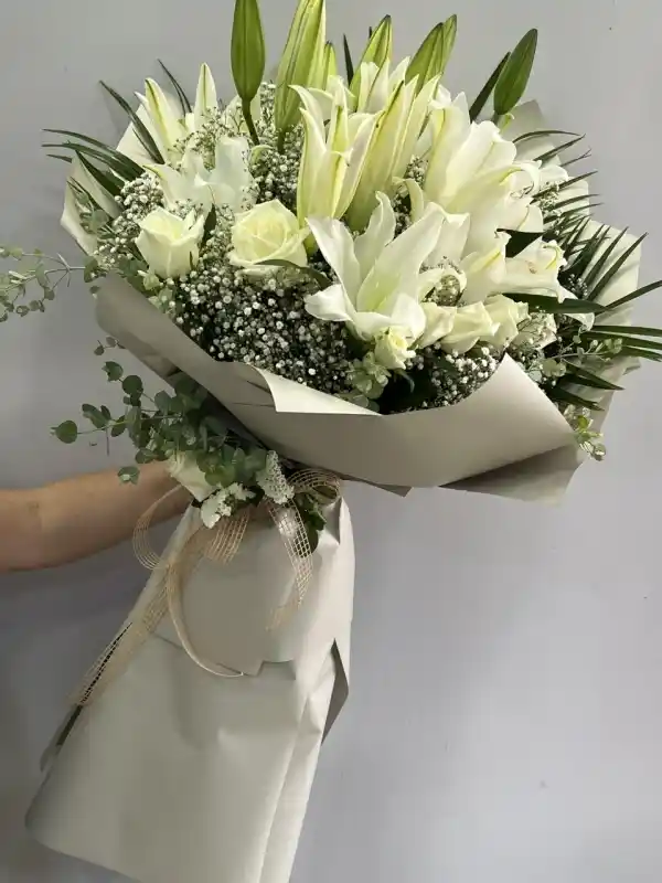Beyaz Düşler Buketi